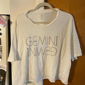 American eagle cropped Gemini tee xl